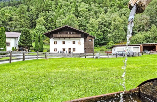Laengenfeld Apartment | Lovely apartment for 8 people with WIFI, pool, TV, terrace and pets allowed