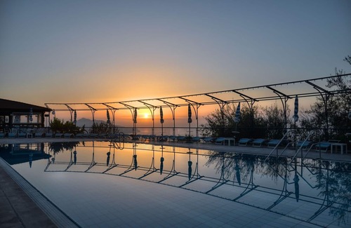 Termini Apartment | Lovely apartment with A/C, pool, WIFI, TV, terrace, panoramic view and parking, close to Sorrento