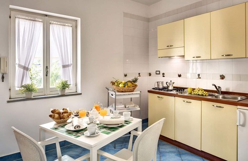 Termini Apartment | Lovely apartment with A/C, WIFI, pool, TV, terrace, panoramic view and parking, close to Sorrento