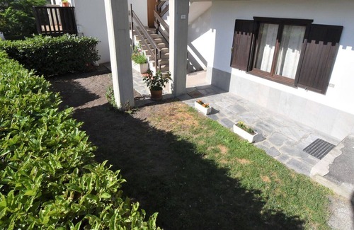 Sarre Apartment | Lovely apartment for 3 guests with TV, pets allowed and parking