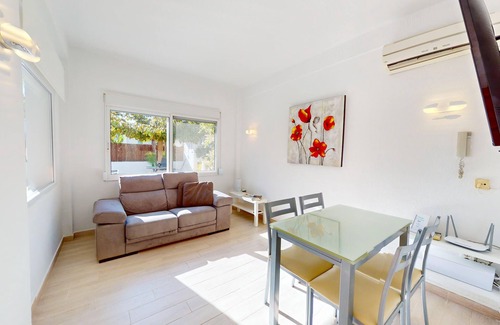 Denia Bed & Breakfast | Lovely apartment at 50m from the beach. 4 pers. Wifi. A/C.