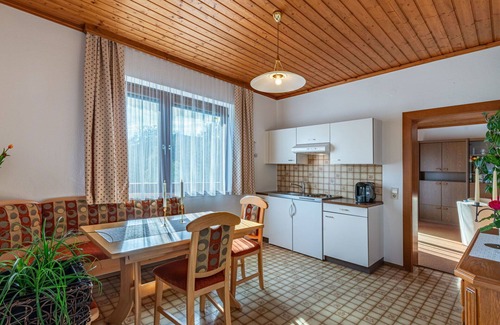 Agsdorf Apartment | Lovely apartment for 4 guests with WIFI, TV, patio and pets allowed
