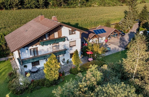 Agsdorf Apartment | Lovely apartment for 4 guests with WIFI, TV, patio and pets allowed