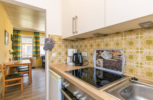 Sehestedt Apartment | Lovely apartment for 4 guests with WIFI, TV, terrace and pets allowed