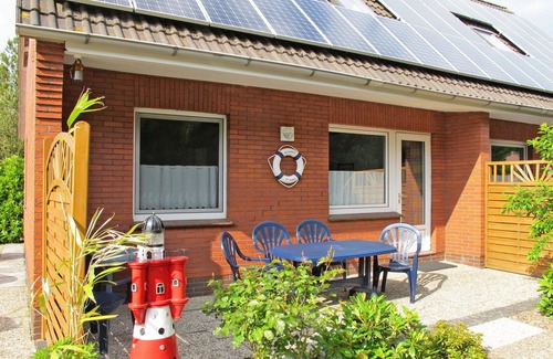 Sehestedt Apartment | Lovely apartment for 4 guests with WIFI, TV, terrace and pets allowed