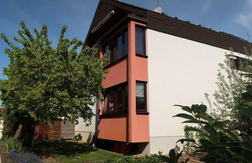 Herbolzheim Apartment | Lovely apartment for 4 people with WIFI, balcony and parking