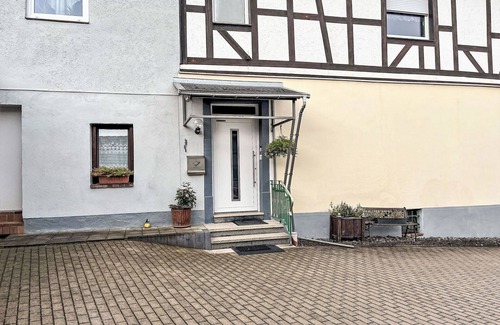 Quiddelbach Apartment | Lovely apartment for 2 guests with WIFI, TV and patio