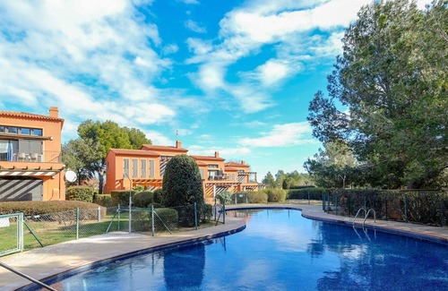 Bonmont Terres Noves Apartment | Lovely apartment for 6 people with A/C, WIFI, pool, TV, terrace, panoramic view and parking