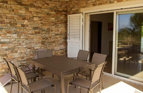 Ghisonaccia Apartment | Lovely apartment for 6 guests with WIFI, pool, A/C, TV, terrace and pets allowed