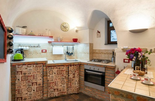 Pietrabruna Apartment | Lovely apartment for 4 people with A/C, WIFI, TV, terrace and pets allowed