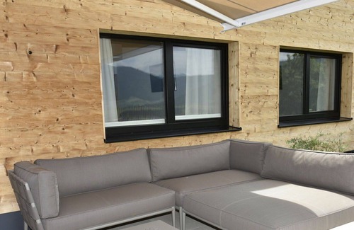 Mariapfarr Apartment | Lovely apartment for 10 people with WIFI, pool, hot tub, TV, balcony and parking