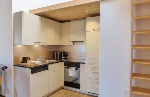 Kandersteg Apartment | Lovely apartment for 3 people with WIFI, balcony and panoramic view