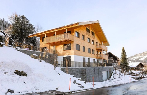 Zweisimmen Apartment | Lovely apartment for 4 people with WIFI, TV and balcony