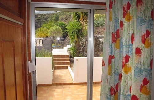 Las Cuevecitas Apartment | Lovely apartment for 2 guests with pool, WIFI, TV and terrace