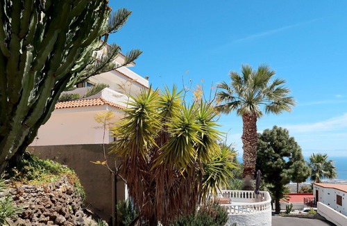 Las Cuevecitas Apartment | Lovely apartment for 2 guests with pool, WIFI, TV and terrace