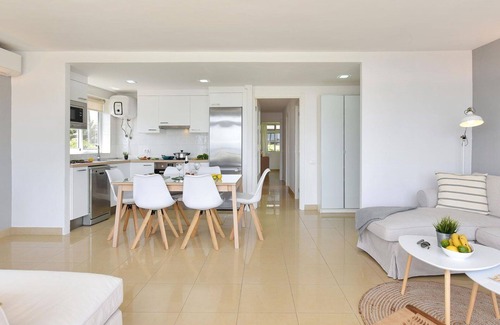 Meloneras Apartment | Lovely apartment for 6 people with A/C, WIFI, TV and balcony