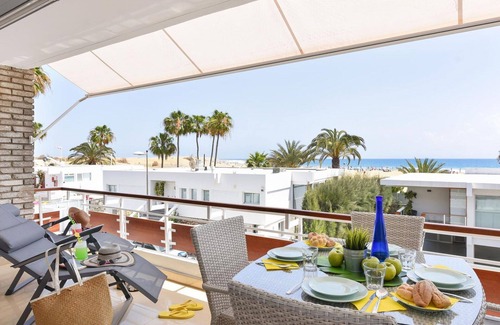 Meloneras Apartment | Lovely apartment for 6 people with A/C, WIFI, TV and balcony