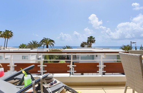 Meloneras Apartment | Lovely apartment for 6 people with A/C, WIFI, TV and balcony
