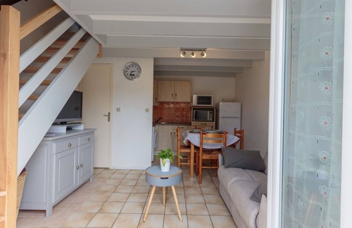 Les Mathes Apartment | Lovely apartment for 4 guests with WIFI, TV, terrace and pets allowed