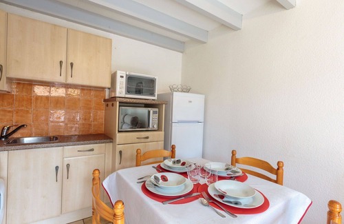 Les Mathes Apartment | Lovely apartment for 4 guests with WIFI, TV, terrace and pets allowed