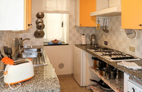Vendone Apartment | Lovely apartment for 4 people with pool, A/C, WIFI, patio, pets allowed and panoramic view
