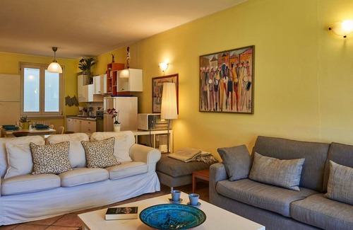 Valsolda Apartment | Lovely apartment for 4 people with WIFI, pool, TV, terrace and pets allowed