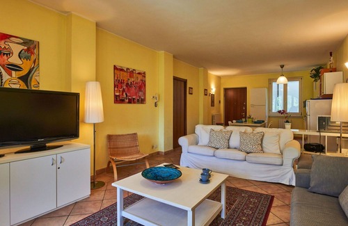 Valsolda Apartment | Lovely apartment for 4 people with WIFI, pool, TV, terrace and pets allowed