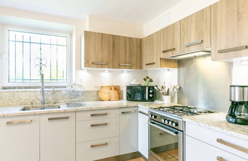 Daoulas Apartment | Lovely apartment for 2 guests with WIFI, TV and pets allowed