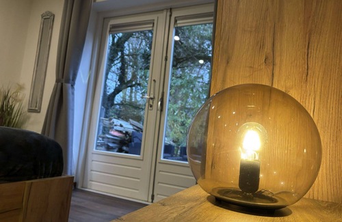 Wolphaartsdijk Apartment | Lovely apartment for 2 guests with hot tub, WIFI, TV, terrace and pets allowed