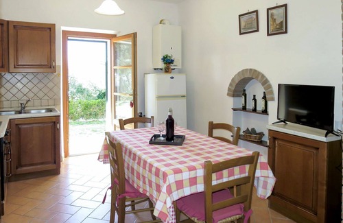 Santa Luce Apartment | Lovely apartment for 2 people with pool, WIFI, TV, patio and pets allowed