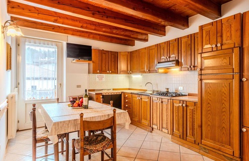Taio Apartment | Lovely apartment for 3 people with WIFI, TV, patio and pets allowed