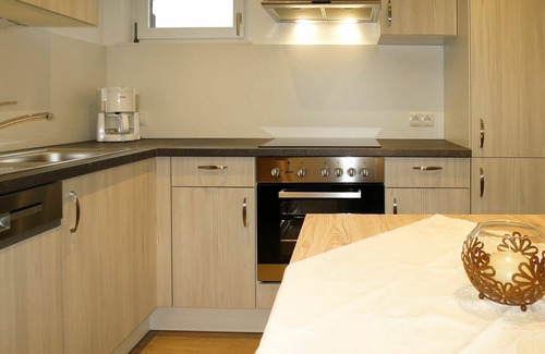 Pettneu am Arlberg Apartment | Lovely apartment for 4 guests with WIFI, TV and terrace