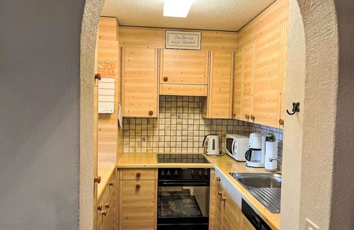 Salouf Apartment | Lovely apartment for 4 guests with WIFI, pool, TV, balcony, pets allowed and panoramic view