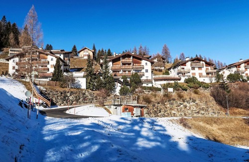 Salouf Apartment | Lovely apartment for 4 guests with WIFI, pool, TV, balcony, pets allowed and panoramic view