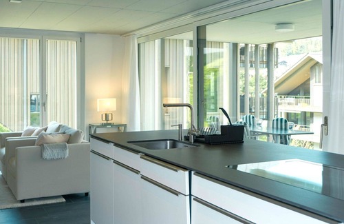 Spiez Apartment | Lovely apartment for 4 guests with WIFI, TV and balcony