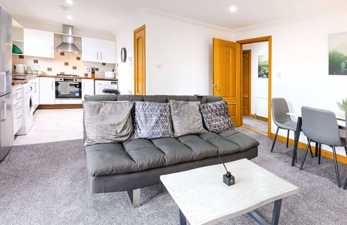 Forres Apartment | Lovely apartment for 4 guests with WIFI, TV and balcony
