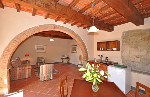 Capolona Apartment | Lovely apartment for 4 people with pool, WIFI, TV, panoramic view and parking, close to Arezzo