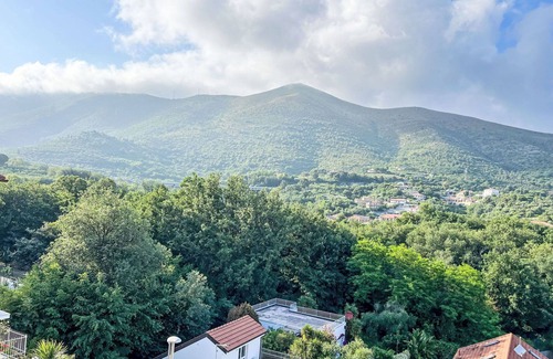 Ceriale Apartment | Lovely apartment for 4 guests with WIFI, A/C, TV and balcony