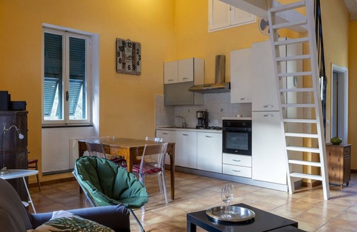 Prela Apartment | Lovely apartment for 4 people with pool, A/C, WIFI, TV, patio and pets allowed