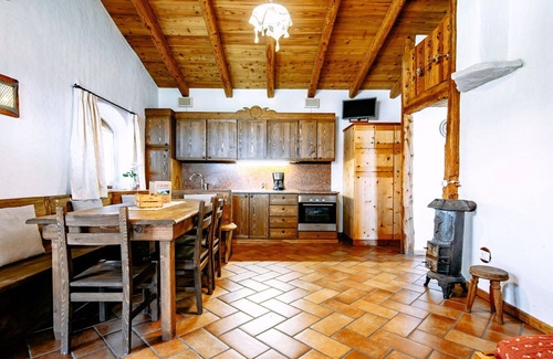 Coredo Apartment | Lovely apartment for 4 people with WIFI, TV, terrace and pets allowed