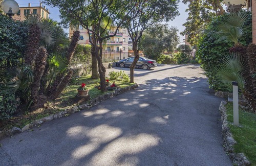 Nervi Apartment | Lovely apartment for 4 people with A/C, WIFI, TV and balcony