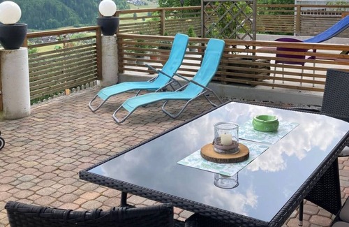 Hippach Apartment | Lovely apartment for 5 guests with WIFI, TV, terrace, pets allowed and parking