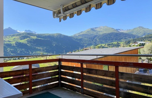 Acletta Apartment | Lovely apartment for 5 guests with WIFI, TV, balcony and panoramic view