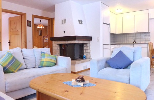 Buerchen Apartment | Lovely apartment for 5 guests with WIFI, TV, patio, pets allowed and panoramic view