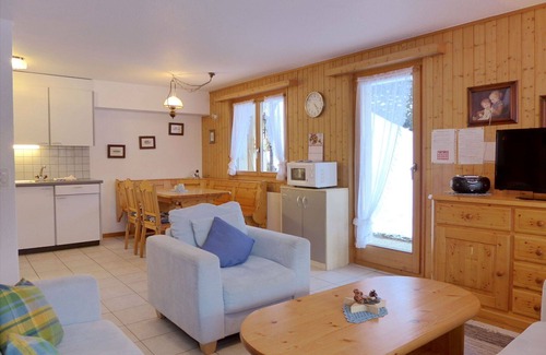 Buerchen Apartment | Lovely apartment for 5 guests with WIFI, TV, patio, pets allowed and panoramic view