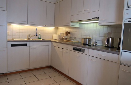 Montreux Apartment | Lovely apartment for 5 people with WIFI, TV, balcony, pets allowed and panoramic view