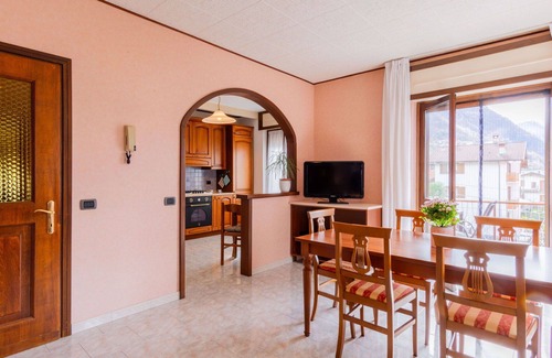 Verceia Apartment | Lovely apartment for 5 guests with WIFI, TV, balcony and pets allowed