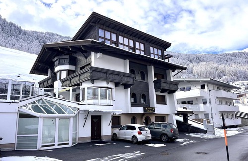Soelden Apartment | Lovely apartment for 6 people with WIFI, TV and balcony