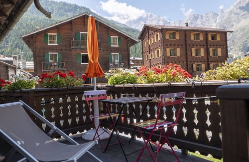 Macugnaga Apartment | Lovely apartment for 6 guests with TV, balcony, pets allowed and panoramic view