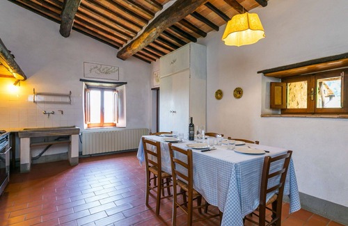 Pescia Apartment | Lovely apartment for 6 guests with WIFI, pool, TV, patio and pets allowed